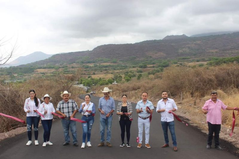 PAVIMENTACION A BASE DE CARPETA ASFALTICA DEL KM 4+000 AL 4+051 DEL CAMINO PARACUARO – LA ESTANCIA D